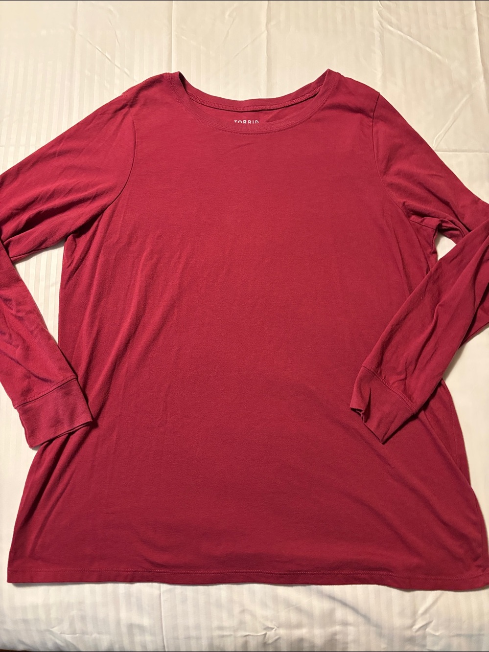 Torrid Classic Fit Crew Signature Jersey Long Sleeved Shirt Size 2 (18/20)